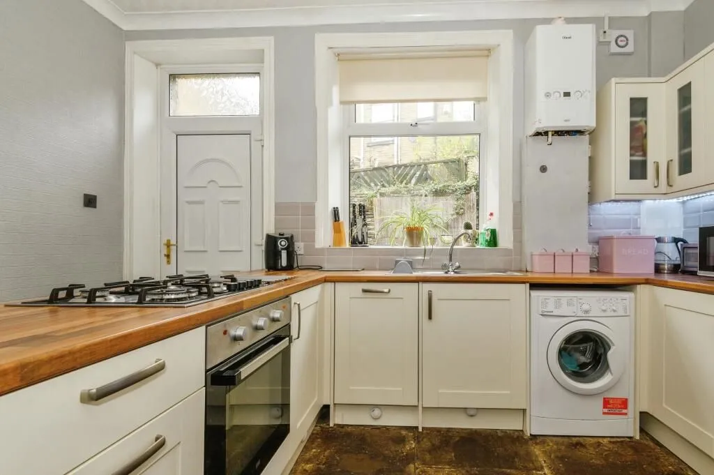Brighouse, West Yorkshire, HD6 1DA - Online Auctions