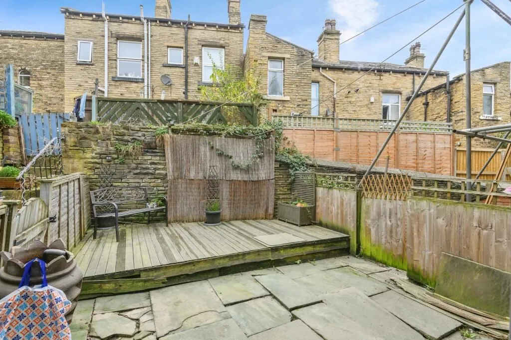 Brighouse, West Yorkshire, HD6 1DA - Online Auctions