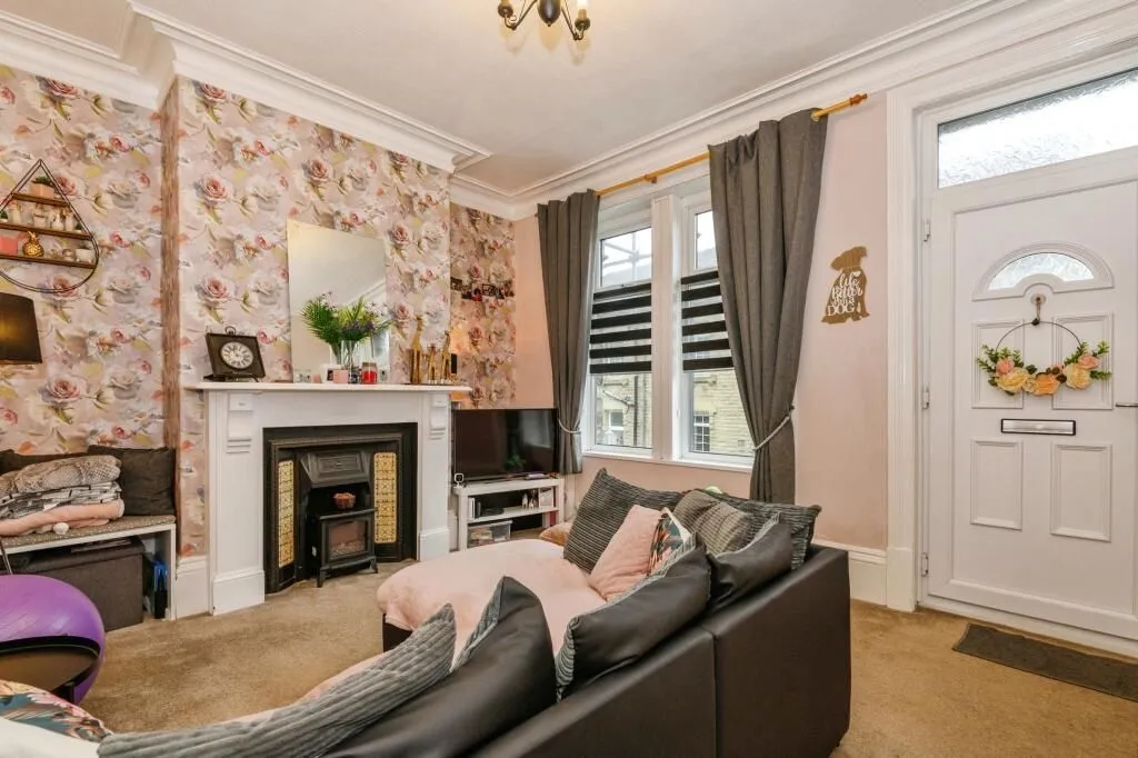 Brighouse, West Yorkshire, HD6 1DA - Online Auctions