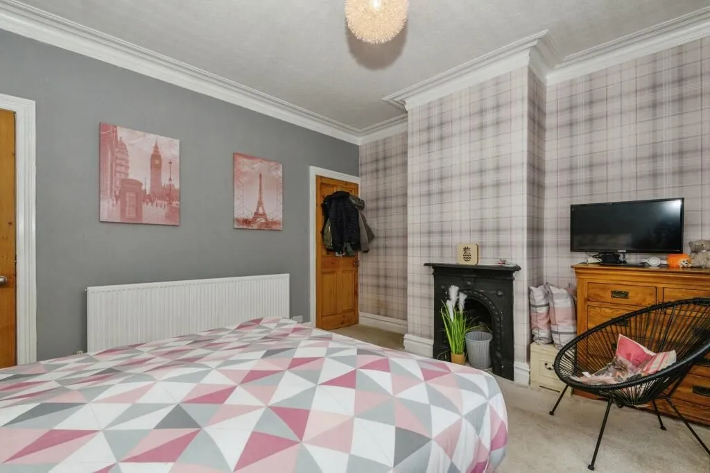 Brighouse, West Yorkshire, HD6 1DA - Online Auctions