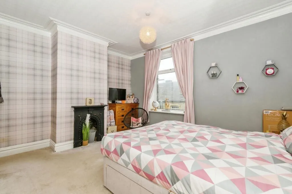 Brighouse, West Yorkshire, HD6 1DA - Online Auctions