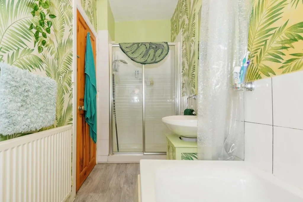 Brighouse, West Yorkshire, HD6 1DA - Online Auctions