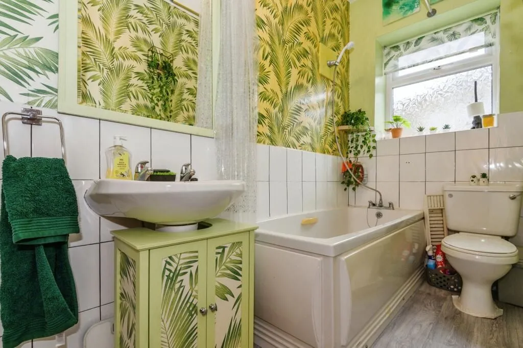 Brighouse, West Yorkshire, HD6 1DA - Online Auctions