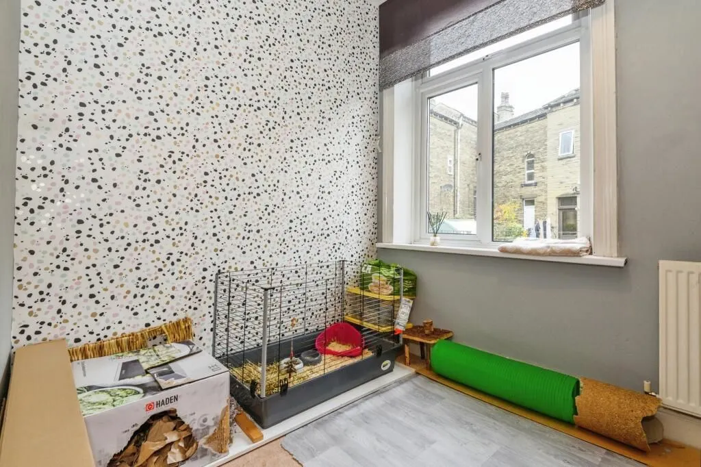 Brighouse, West Yorkshire, HD6 1DA - Online Auctions