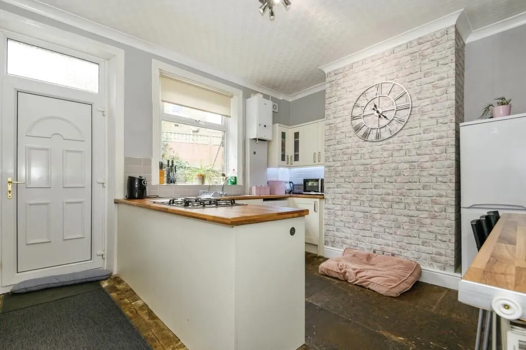 Brighouse, West Yorkshire, HD6 1DA - Online Auctions