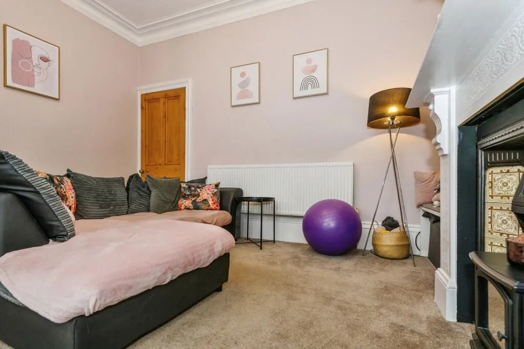 Brighouse, West Yorkshire, HD6 1DA - Online Auctions