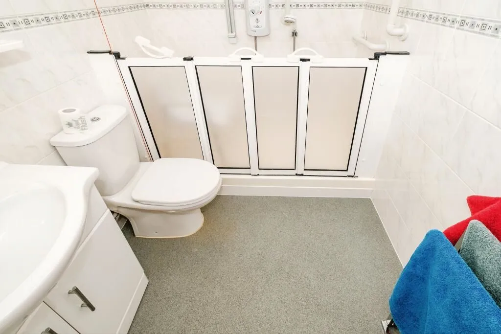 77 Heene Road, Worthing, West Sussex, BN11 4PP - Online Auctions