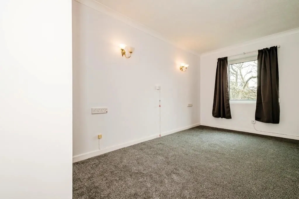 77 Heene Road, Worthing, West Sussex, BN11 4PP - Online Auctions