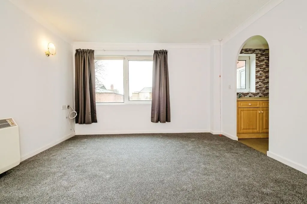77 Heene Road, Worthing, West Sussex, BN11 4PP - Online Auctions