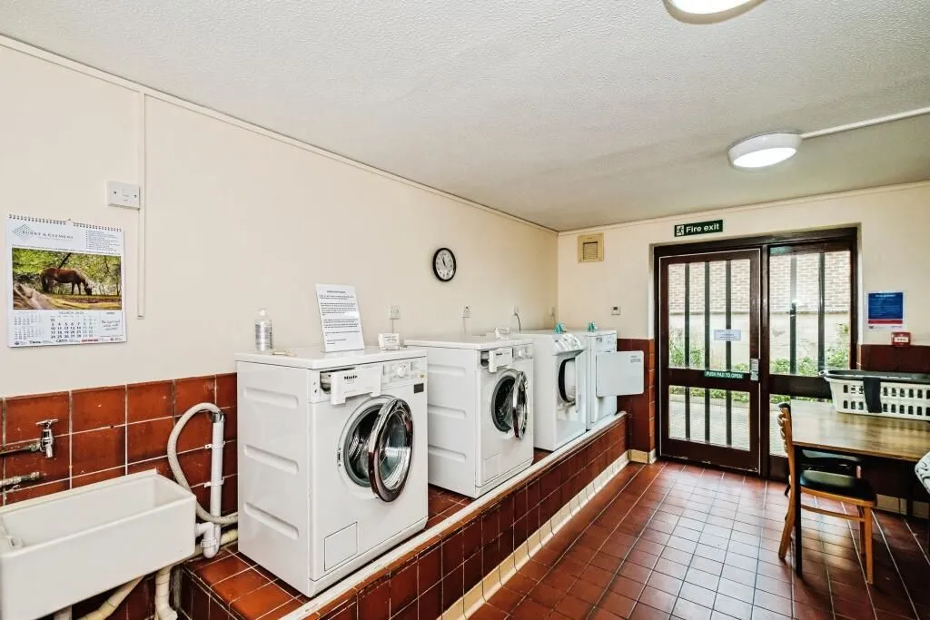 77 Heene Road, Worthing, West Sussex, BN11 4PP - Online Auctions