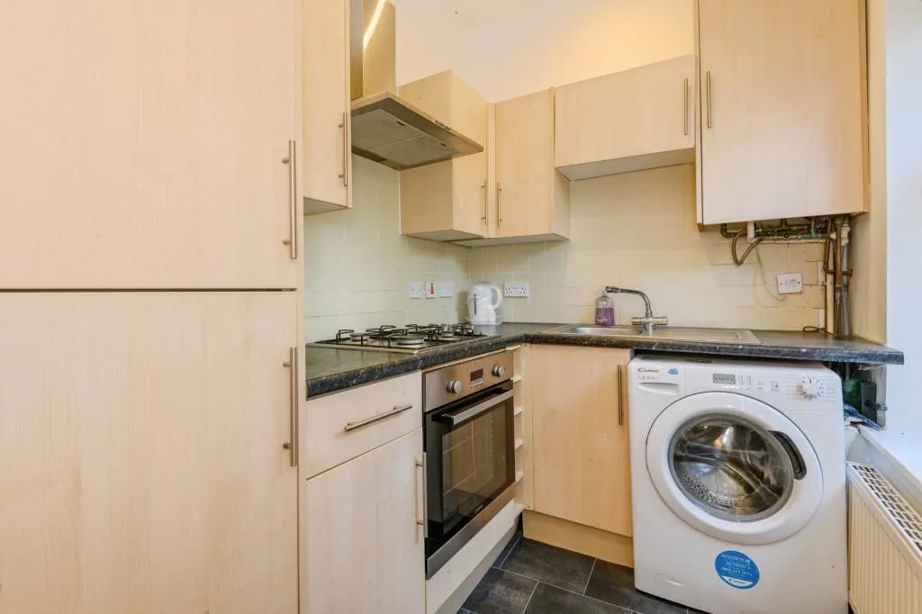 Huddersfield, West Yorkshire, HD1 3TP - Online Auctions