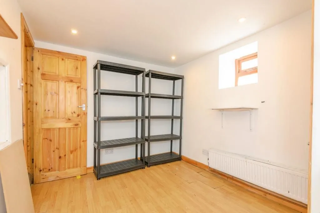 Huddersfield, West Yorkshire, HD1 3TP - Online Auctions