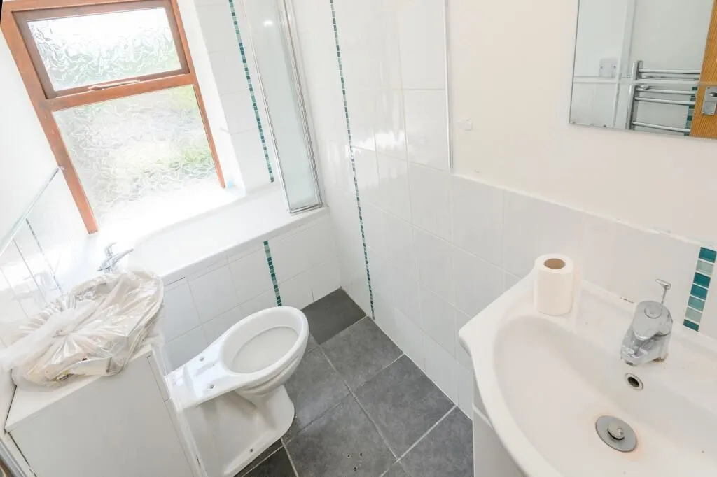 Huddersfield, West Yorkshire, HD1 3TP - Online Auctions