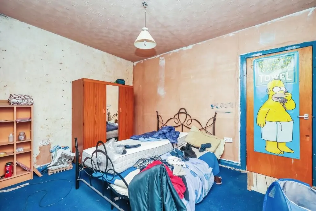Nottingham, Nottinghamshire, NG6 8LQ - Online Auctions