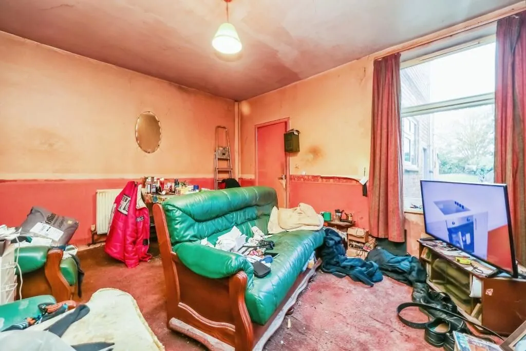 Nottingham, Nottinghamshire, NG6 8LQ - Online Auctions