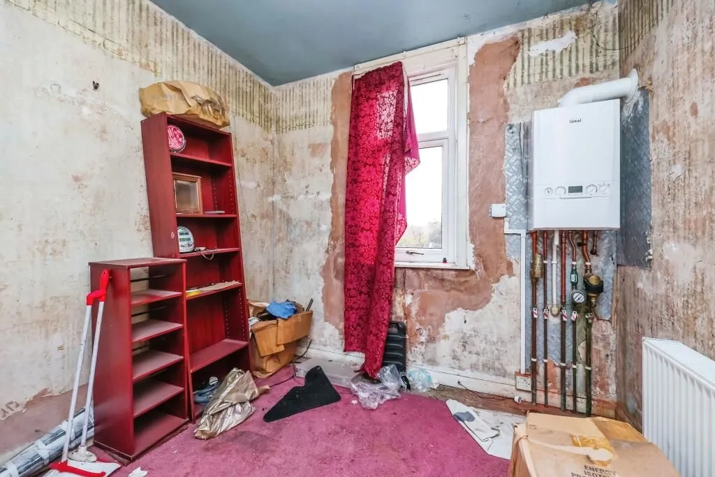 Nottingham, Nottinghamshire, NG6 8LQ - Online Auctions