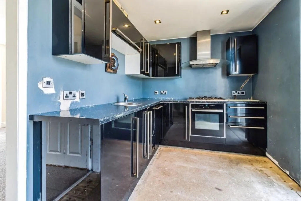 Manchester, Lancashire, M9 0PZ - Online Auctions