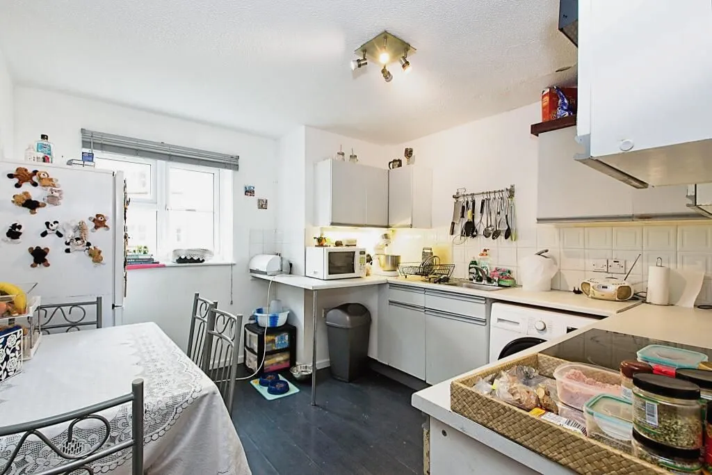 London, SE28 0EQ - Online Auctions