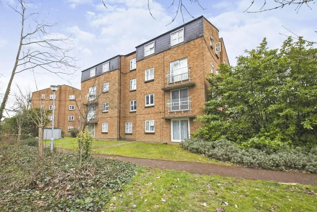 London, SE28 0EQ - Online Auctions