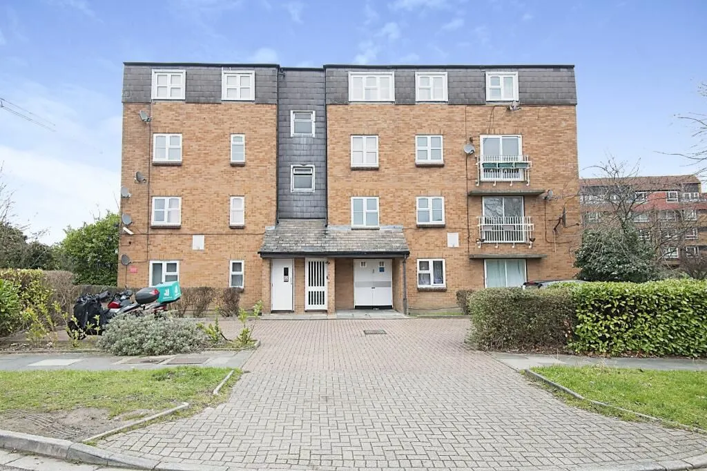 London, SE28 0EQ - Online Auctions