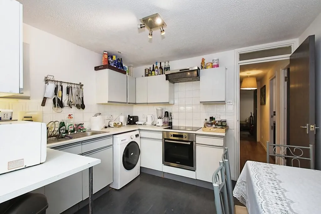 London, SE28 0EQ - Online Auctions