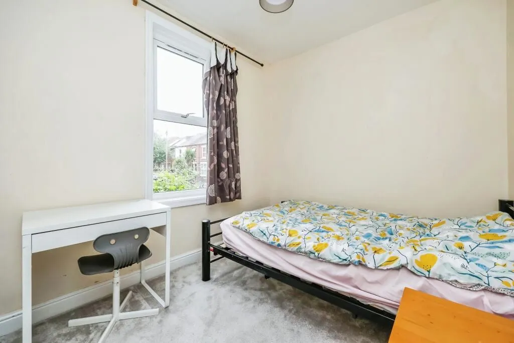 Nottingham, Nottinghamshire, NG5 2LB - Online Auctions
