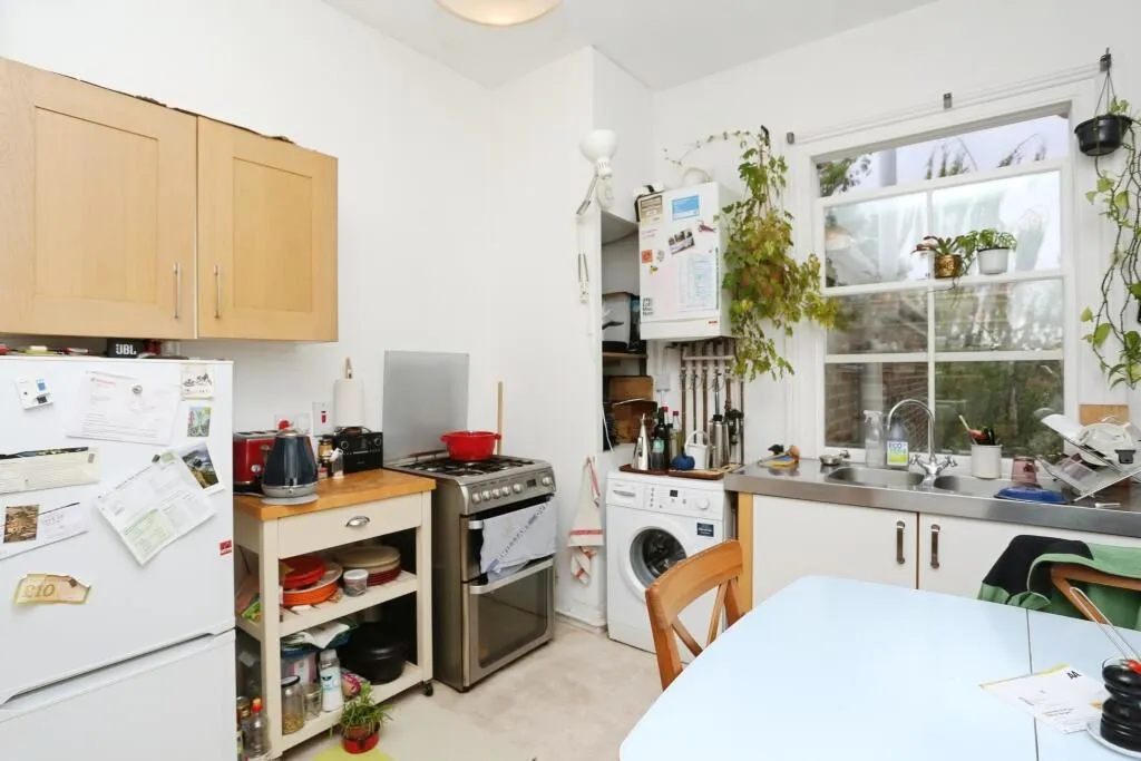 London, SE14 5SQ - Online Auctions