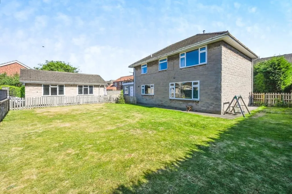 Clowne, Chesterfield, Derbyshire, S43 4JU - Online Auctions