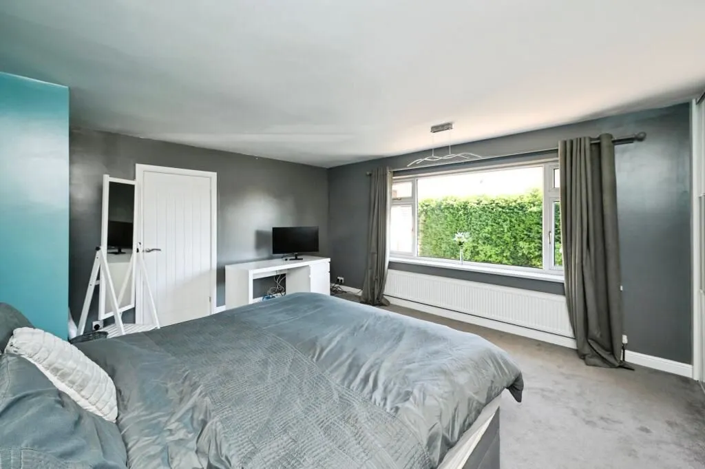 Clowne, Chesterfield, Derbyshire, S43 4JU - Online Auctions