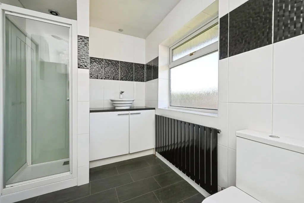 Clowne, Chesterfield, Derbyshire, S43 4JU - Online Auctions