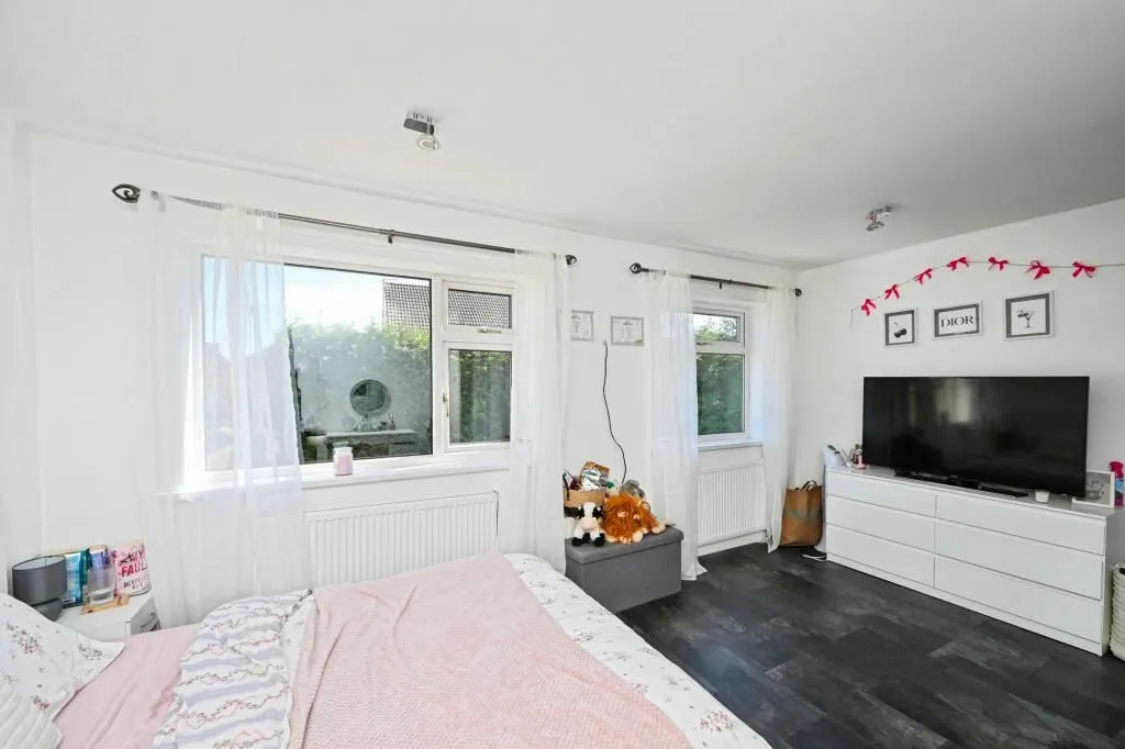 Clowne, Chesterfield, Derbyshire, S43 4JU - Online Auctions
