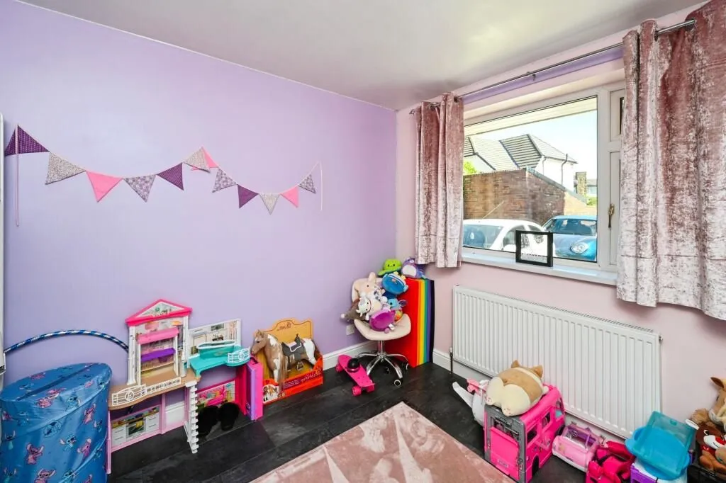 Clowne, Chesterfield, Derbyshire, S43 4JU - Online Auctions