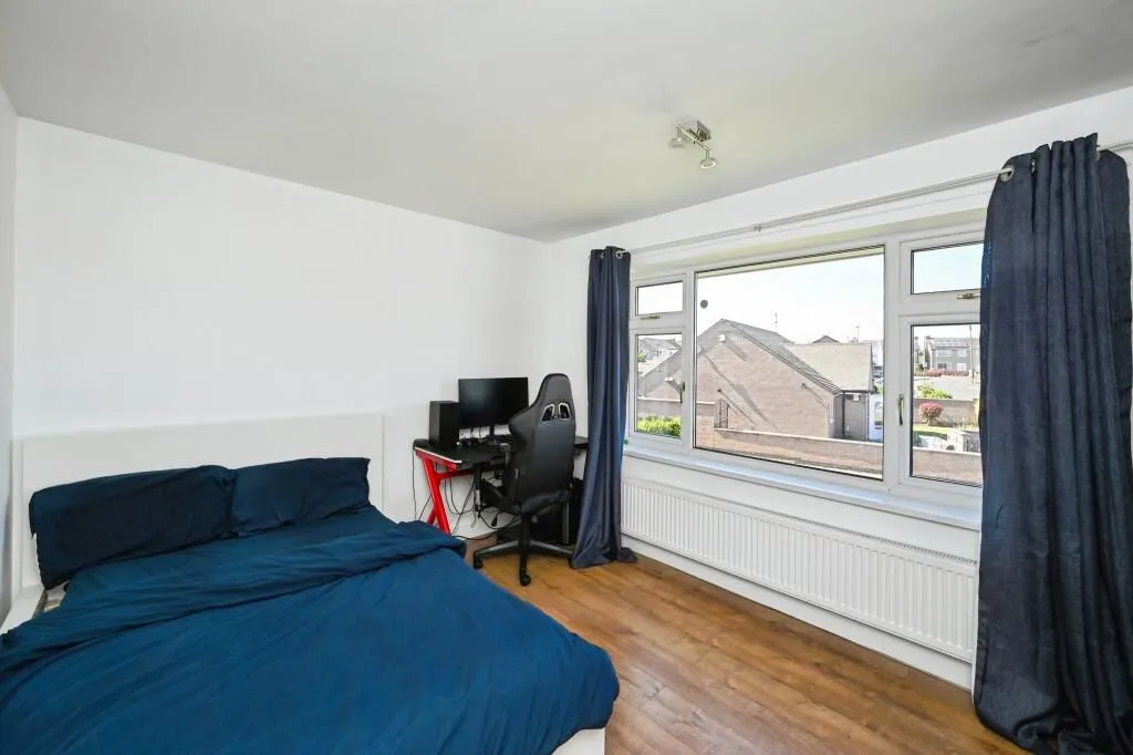 Clowne, Chesterfield, Derbyshire, S43 4JU - Online Auctions