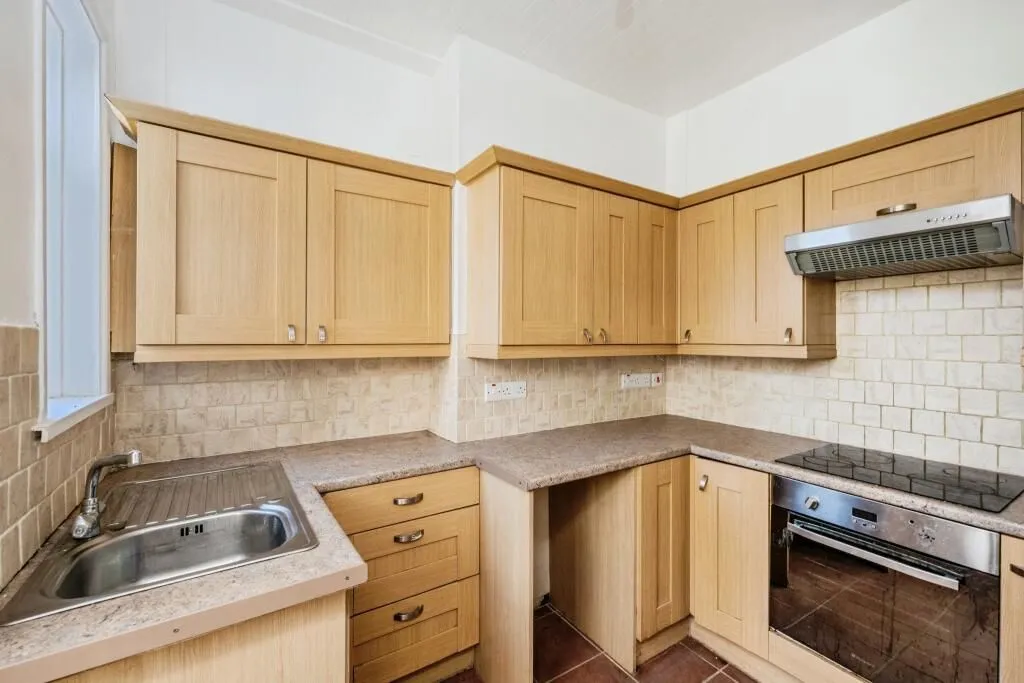 Llanelli, Dyfed, SA15 1DE - Online Auctions