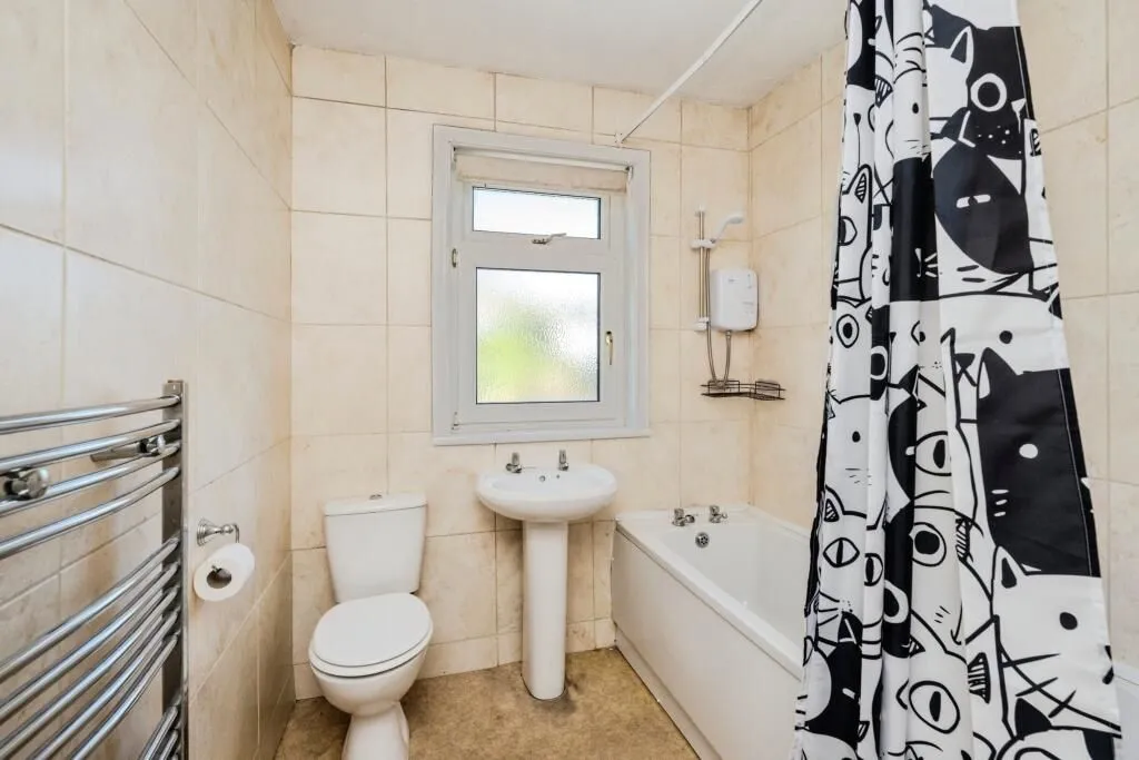 Llanelli, Dyfed, SA15 1DE - Online Auctions