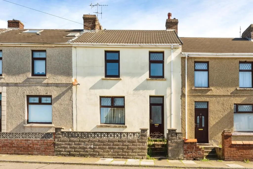 Llanelli, Dyfed, SA15 1DE - Online Auctions
