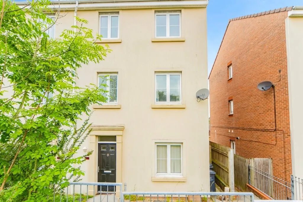 Brackla, Bridgend, Mid Glamorgan, CF31 2LR - Online Auctions