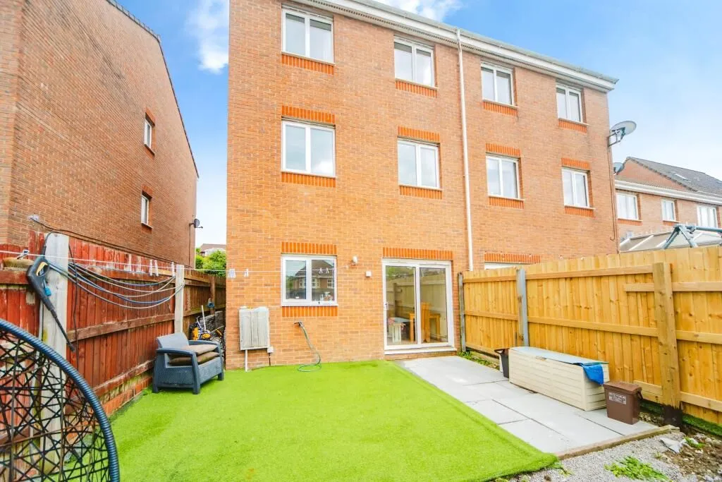 Brackla, Bridgend, Mid Glamorgan, CF31 2LR - Online Auctions