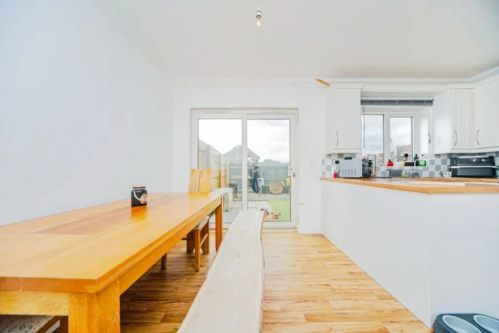 Brackla, Bridgend, Mid Glamorgan, CF31 2LR - Online Auctions