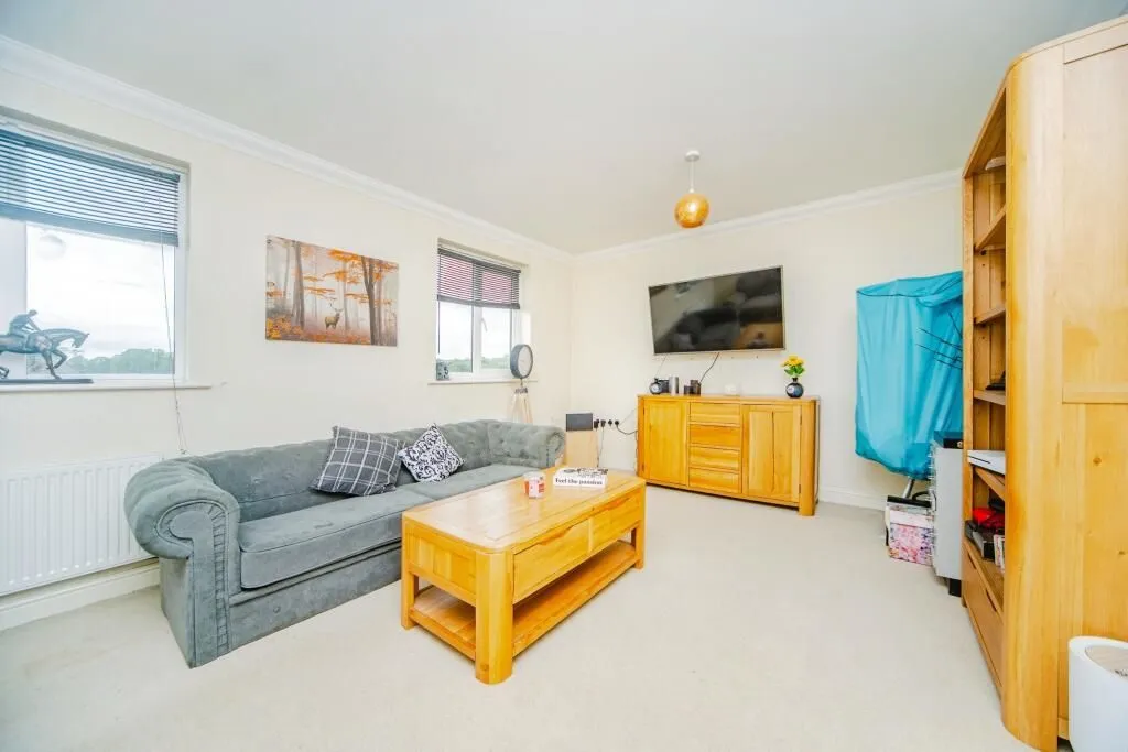 Brackla, Bridgend, Mid Glamorgan, CF31 2LR - Online Auctions