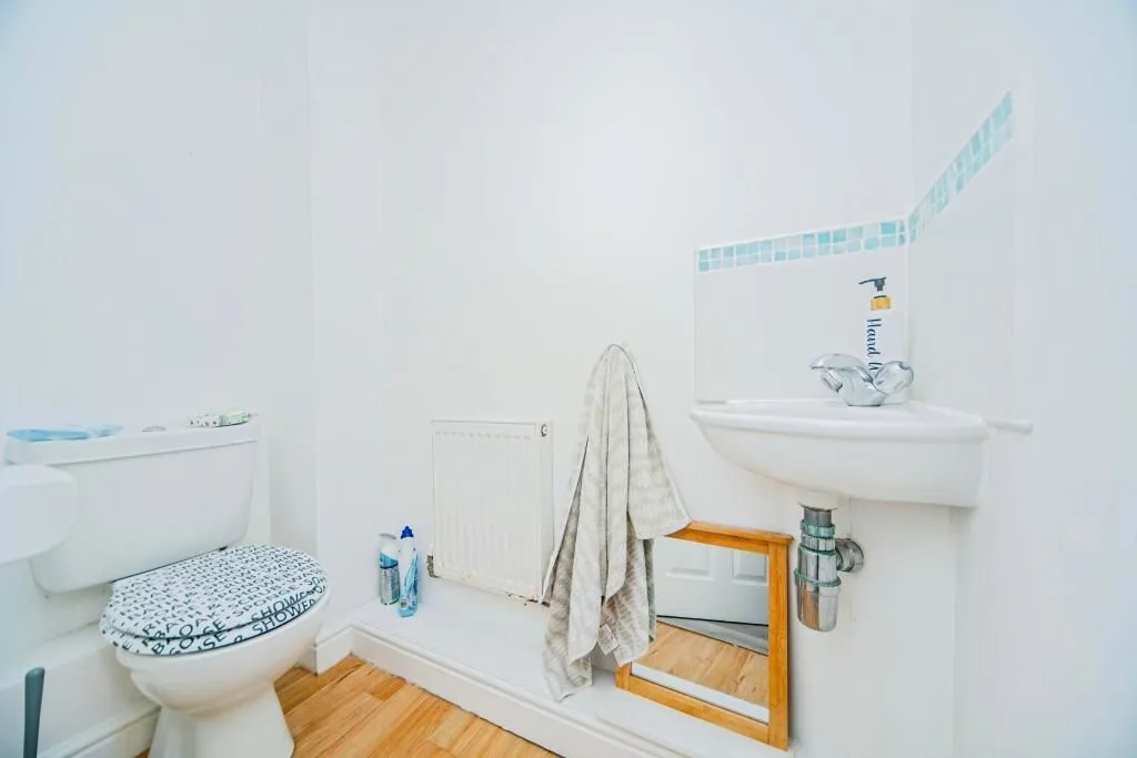Brackla, Bridgend, Mid Glamorgan, CF31 2LR - Online Auctions