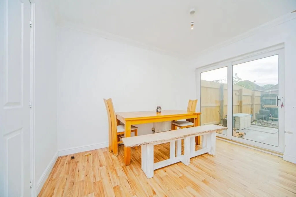 Brackla, Bridgend, Mid Glamorgan, CF31 2LR - Online Auctions