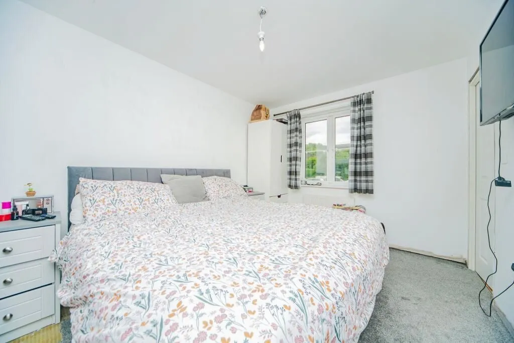 Brackla, Bridgend, Mid Glamorgan, CF31 2LR - Online Auctions