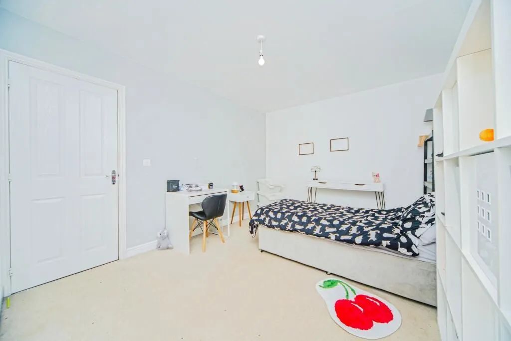 Brackla, Bridgend, Mid Glamorgan, CF31 2LR - Online Auctions