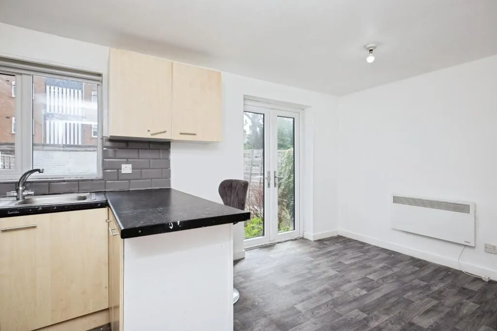 Manchester, Lancashire, M16 7RP - Online Auctions