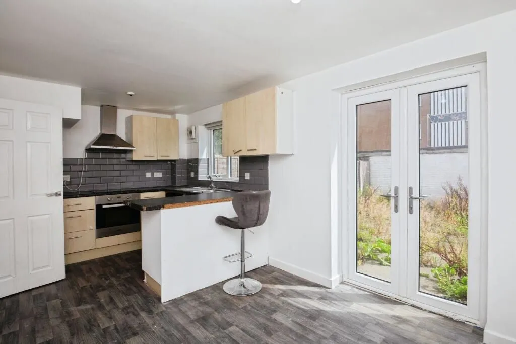 Manchester, Lancashire, M16 7RP - Online Auctions
