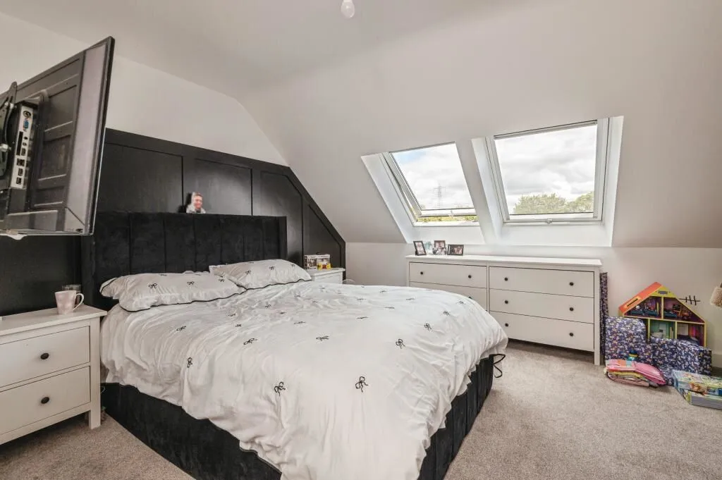 Gomersal, Cleckheaton, West Yorkshire, BD19 4FB - Online Auctions