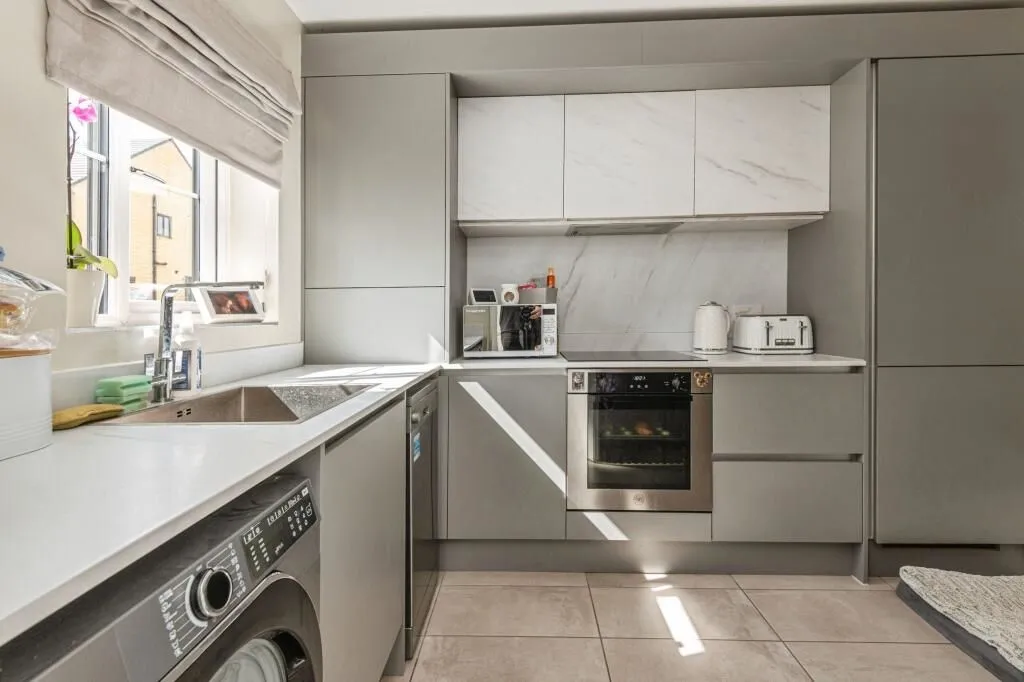 Gomersal, Cleckheaton, West Yorkshire, BD19 4FB - Online Auctions