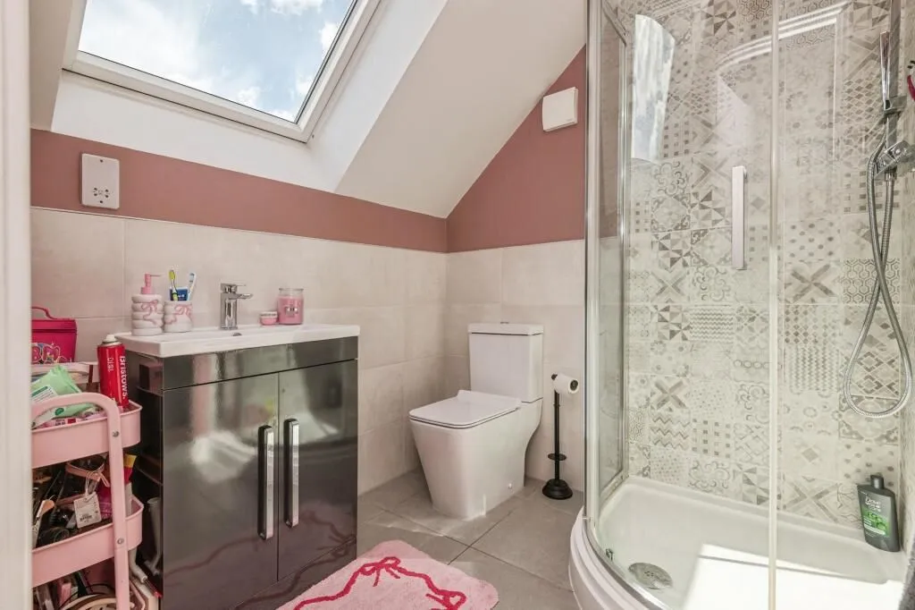 Gomersal, Cleckheaton, West Yorkshire, BD19 4FB - Online Auctions