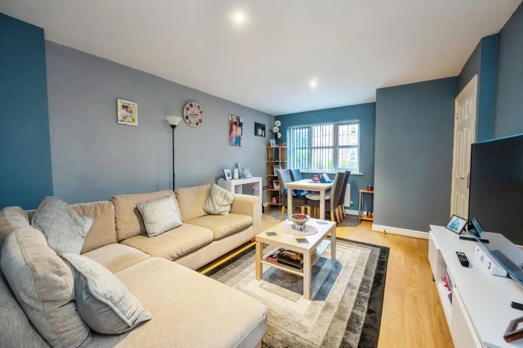 Tipton, West Midlands, DY4 7RD - Online Auctions